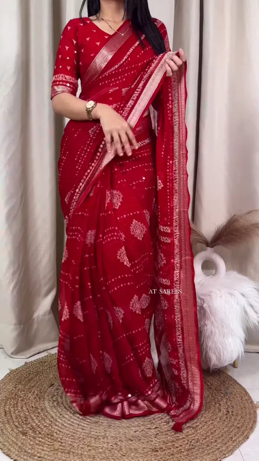 Banarasee Handwoven Crushed Tissue Saree With Lace-Multicolor