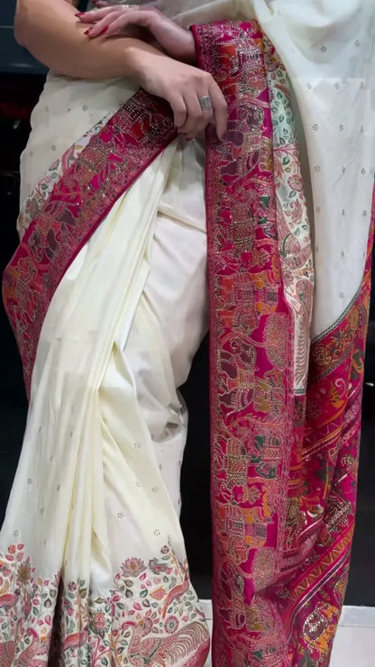 Graceful Elegance: Traditional White Saree with Stunning Pink Pallu